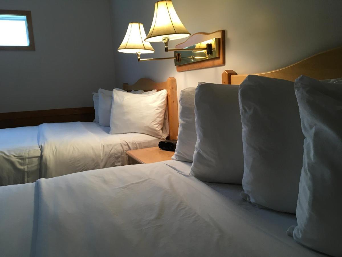Beaver Creek Lodge And Cabins McBride ภายนอก รูปภาพ